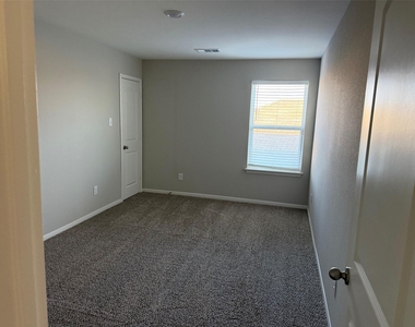 105 Declaration Ln - Photo Thumbnail 27