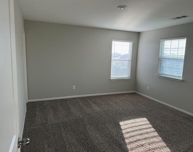 105 Declaration Ln - Photo Thumbnail 26