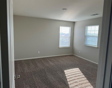 105 Declaration Ln - Photo Thumbnail 31