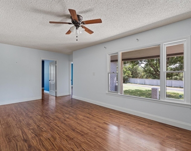 2106 Allred Dr - Photo Thumbnail 7