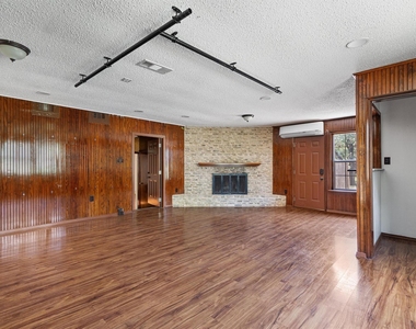 2106 Allred Dr - Photo Thumbnail 15