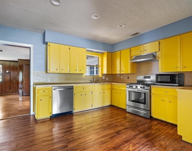 2106 Allred Dr - Photo Thumbnail 8