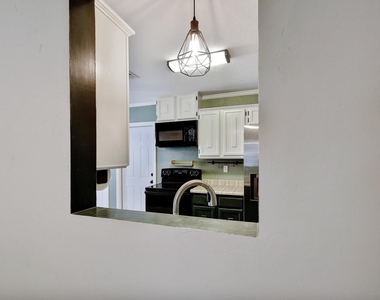 3429 Harvest Dr - Photo Thumbnail 6