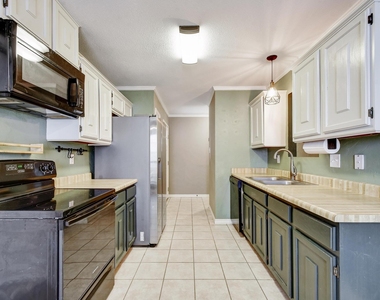 3429 Harvest Dr - Photo Thumbnail 10