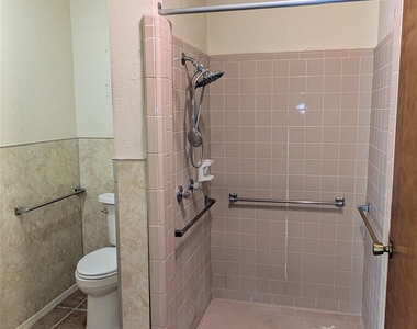 1507 Earle St - Photo Thumbnail 9