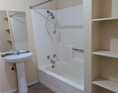 1507 Earle St - Photo Thumbnail 12