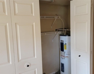 4731 Eck Ln - Photo Thumbnail 13