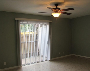 2208 Mission Hill Dr - Photo Thumbnail 4