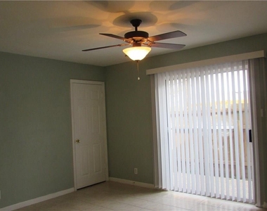 2208 Mission Hill Dr - Photo Thumbnail 8