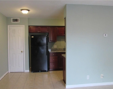 2208 Mission Hill Dr - Photo Thumbnail 6