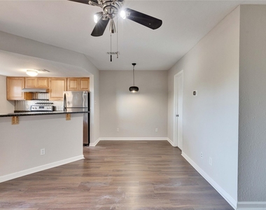 2500 Burleson Rd - Photo Thumbnail 10