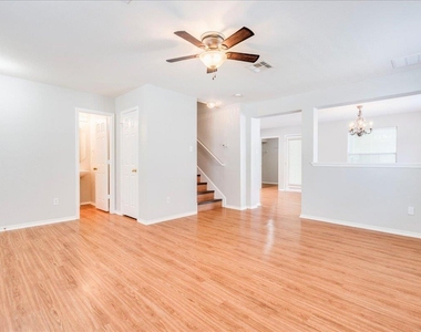1507 Davis Mountain Loop - Photo Thumbnail 6
