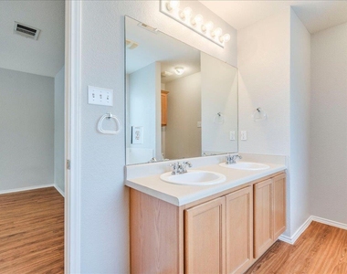 1507 Davis Mountain Loop - Photo Thumbnail 14