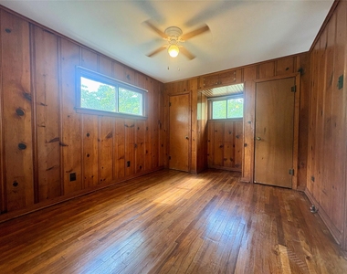 815 Lizzie St - Photo Thumbnail 13