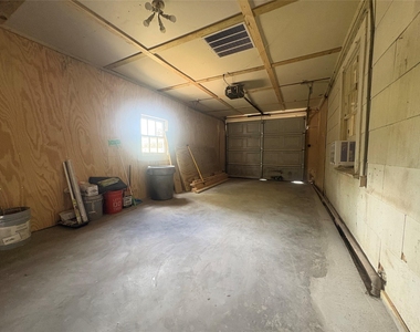 815 Lizzie St - Photo Thumbnail 15