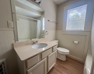 815 Lizzie St - Photo Thumbnail 7