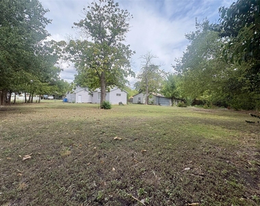 815 Lizzie St - Photo Thumbnail 17
