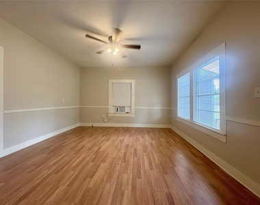 815 Lizzie St - Photo Thumbnail 4