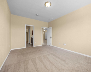 2880 Donnell Dr - Photo Thumbnail 14
