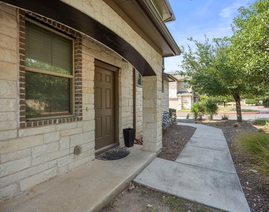 2880 Donnell Dr - Photo Thumbnail 1