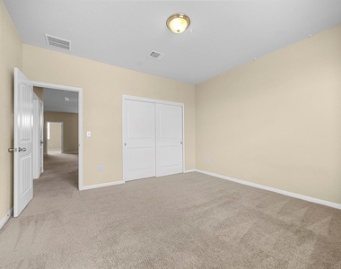 2880 Donnell Dr - Photo Thumbnail 20
