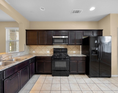 2880 Donnell Dr - Photo Thumbnail 8