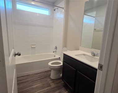 137 Arrowhead Vine St - Photo Thumbnail 16
