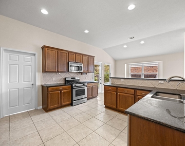 135 Justin Leonard Dr - Photo Thumbnail 12