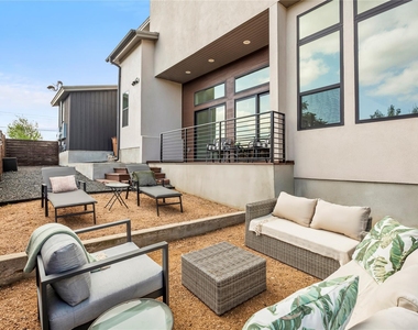 4400 Mount Vernon Dr - Photo Thumbnail 3