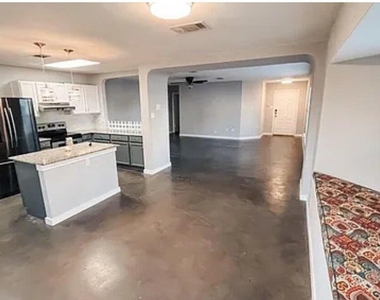 1109 Dexford Dr - Photo Thumbnail 1
