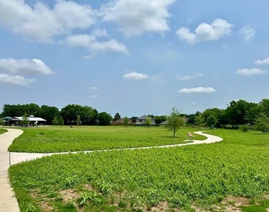 1109 Dexford Dr - Photo Thumbnail 27