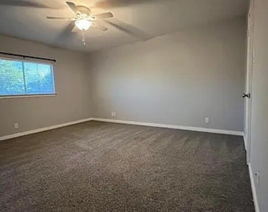 1109 Dexford Dr - Photo Thumbnail 16