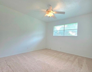 15208 Spring Hill Ln - Photo Thumbnail 11