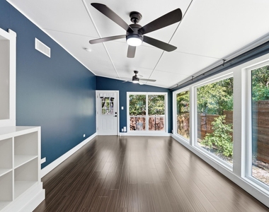 8404 Hornet Dr - Photo Thumbnail 8