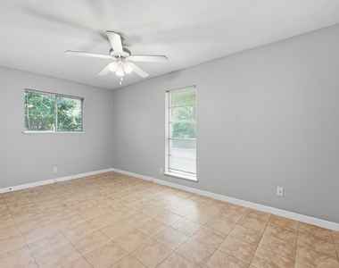 2712 Saint Edwards Cir - Photo Thumbnail 10