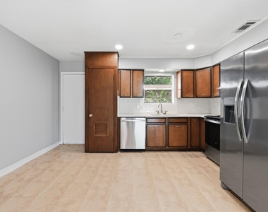 2712 Saint Edwards Cir - Photo Thumbnail 9