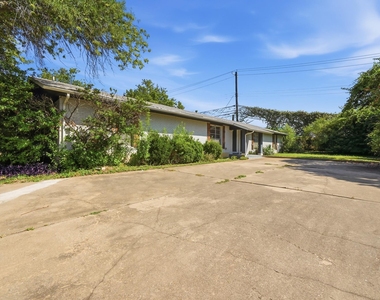 2712 Saint Edwards Cir - Photo Thumbnail 20