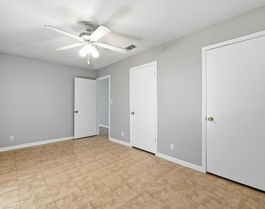 2712 Saint Edwards Cir - Photo Thumbnail 11