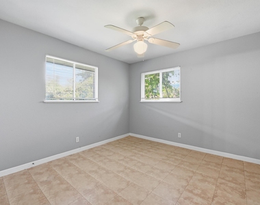 2712 Saint Edwards Cir - Photo Thumbnail 12