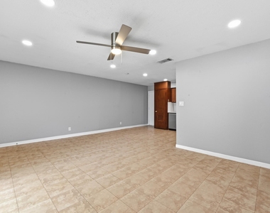 2712 Saint Edwards Cir - Photo Thumbnail 7