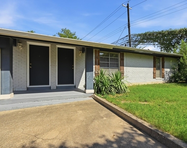 2712 Saint Edwards Cir - Photo Thumbnail 2