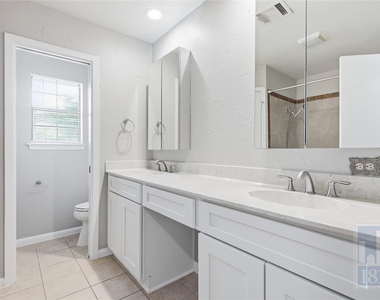 401 Oakridge Pass - Photo Thumbnail 18