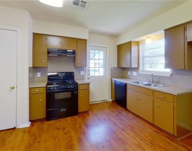 1209 Westcott Dr - Photo Thumbnail 2