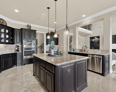 1905 Leaders Ln - Photo Thumbnail 10