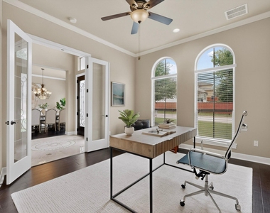 1905 Leaders Ln - Photo Thumbnail 9