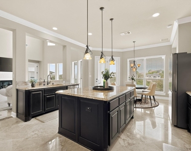 1905 Leaders Ln - Photo Thumbnail 11