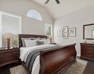 1905 Leaders Ln - Photo Thumbnail 18