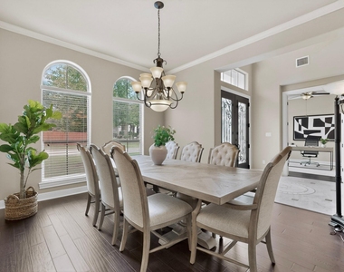 1905 Leaders Ln - Photo Thumbnail 8