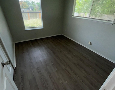 5905 Cherry Loop - Photo Thumbnail 9