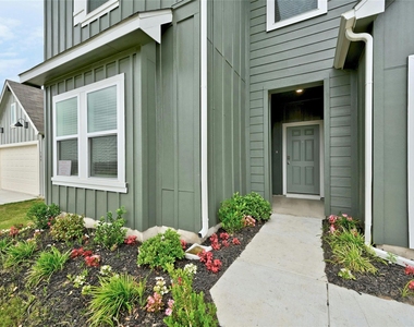 313 Merriman Rd - Photo Thumbnail 2